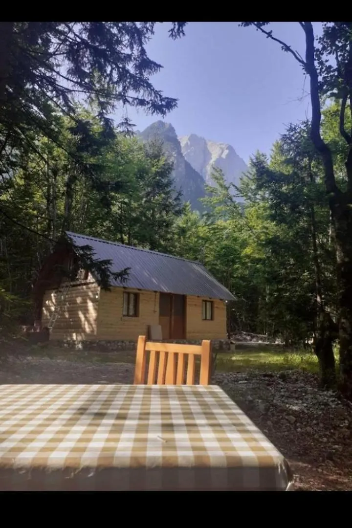 Guesthouse Dioni فالبني ألبانيا