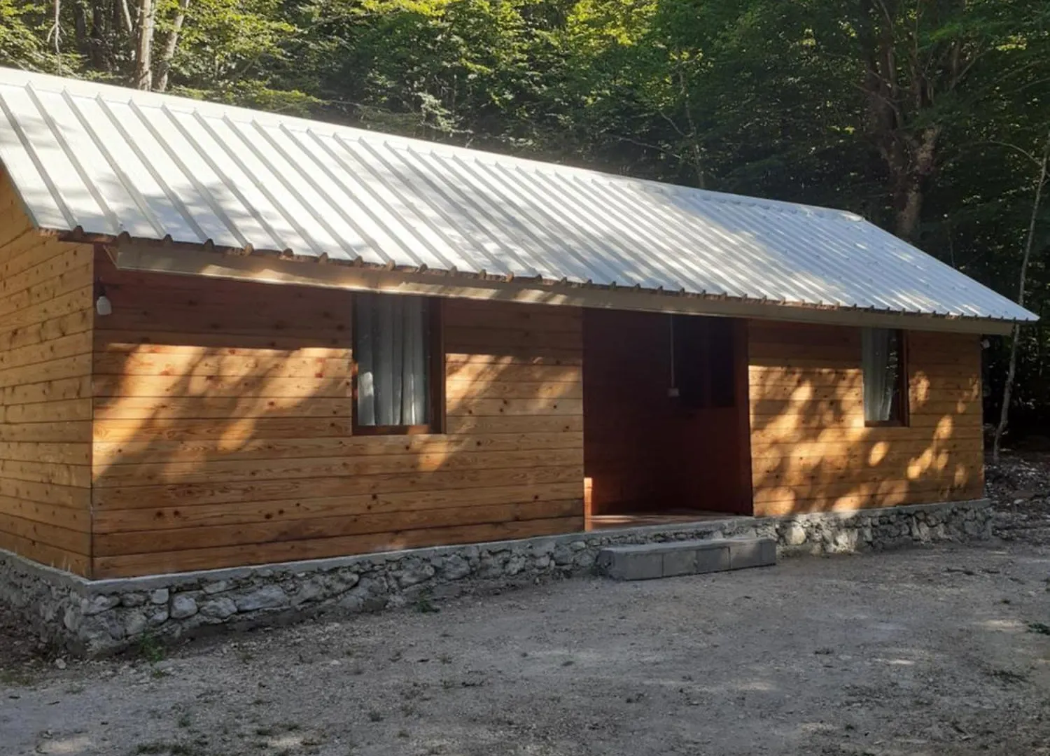 Guesthouse Dioni فالبني ألبانيا